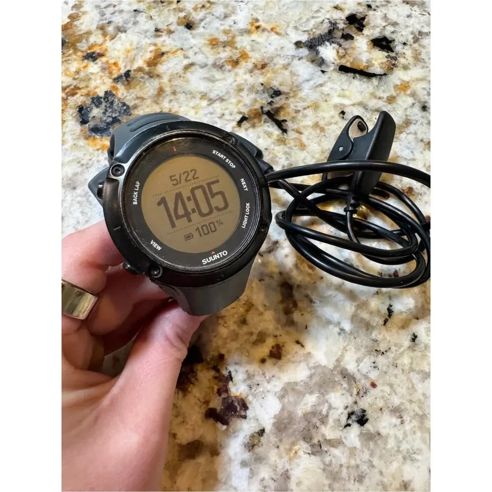 Suunto Ambit3 Peak Black GPS Multisport Watch OW143 + Charger